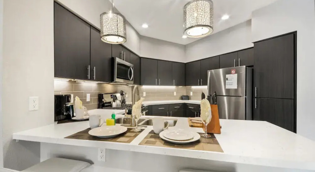 Апартаменты Luxury Bluebird Suites near Facebook HQ