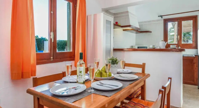 Las Petunias, Buchen Sie Hotel Ciutadella Menorca, in der Nähe von Leuchtturm von Ciutadella