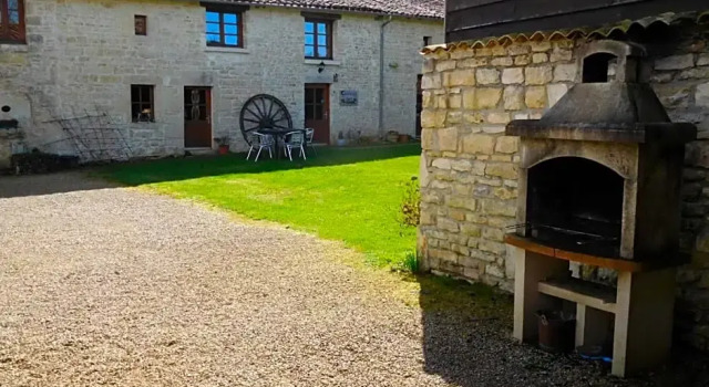 Chatenet, Réserver Hôtel Canton de Sauzé-Vaussais 