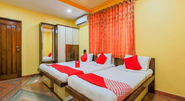 Люкс Standard OYO 14779 Meera Motels & Residency