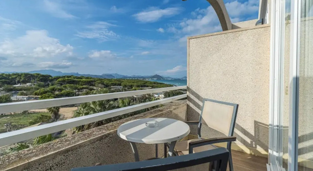 Standard- dobbelt værelse med altan med delvis havudsigt Hotel Eix Platja Daurada