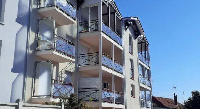 2 pieces terrasse parking au calme PHEOBUS