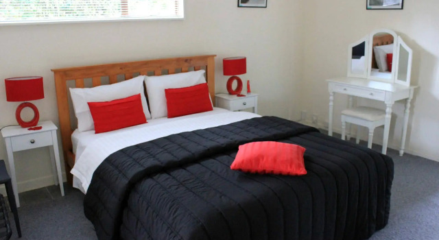 Maison de Rose, Buchen Sie Hotel Swanson Region Auckland