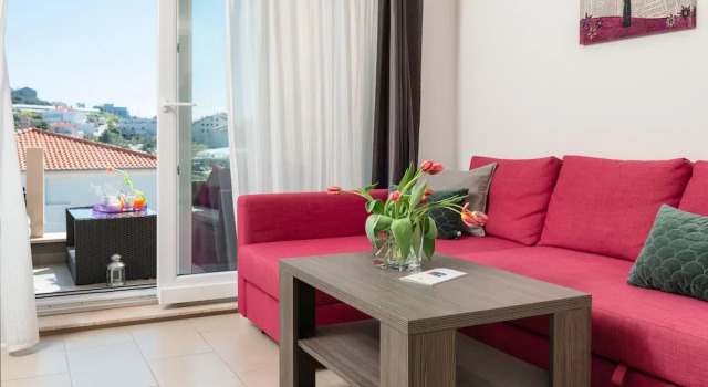 Villa Azalea apartments A2, Забронировать Апартаменты/квартира Отели Подстраны с парковкой, рядом с Частный Пляж «Апартментс Лавица Бич Думичич», Парковка