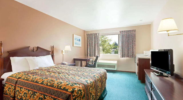 Двухместный люкс студия Days Inn by Wyndham Seatac Airport