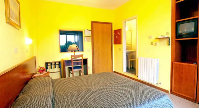 Hotel Capri, Забронировать Отель Отели в центре Диано-Марина, в центре