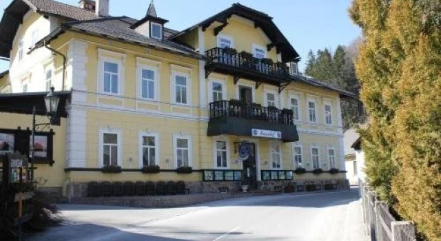 Kaiserhof, Book Hotel Hotels in Neunkirchen with Parking, Parking