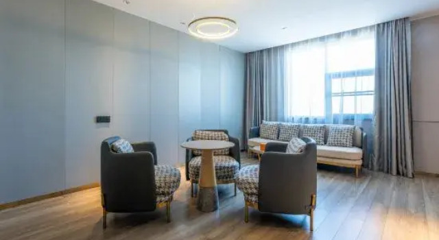 Люкс Orange Hotel （Quzhou Railway Station)