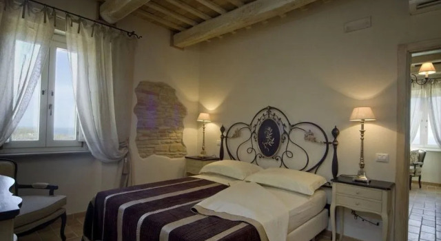 Pamperduto Country Resort, Book Ferieresort Potenza Picena 