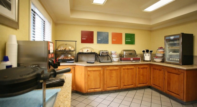 San Mateo SFO Airport Hotel, Забронировать Отель Сан-Матео San Mateo County, рядом с The San Mateo Japanese Garden