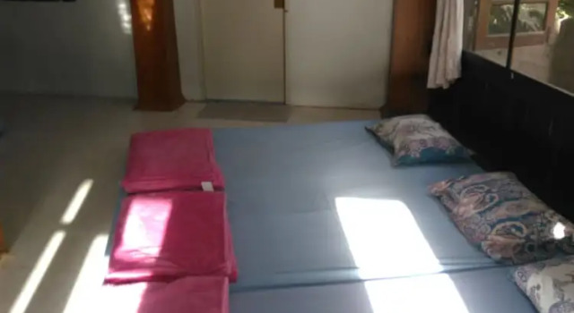 Семейный номер Standard с балконом и с видом на реку RueanPhen Homestay