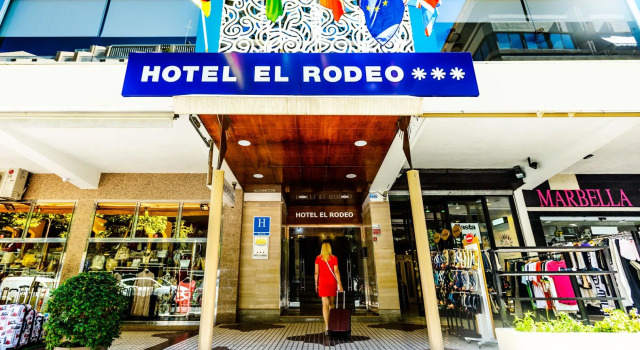 Отель Monarque El Rodeo
