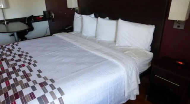 Номер Superior Red Roof Inn St Louis - Florissant