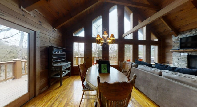 Many Happy Returns 2 Bedroom Cabin