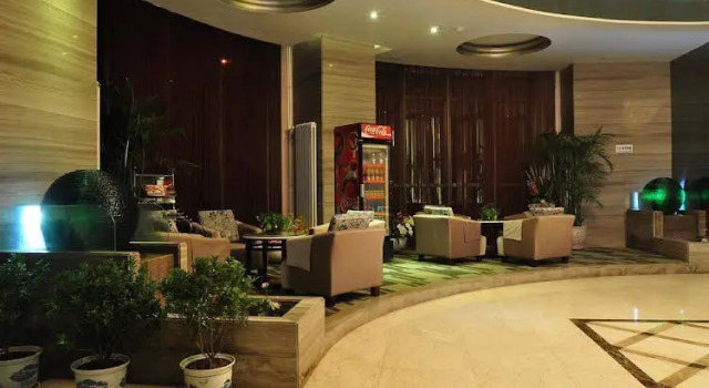 Zhongjin Holiday Hotel Qingdao, Prenota Hotel Hotel a Shandong con parcheggio, Parcheggio