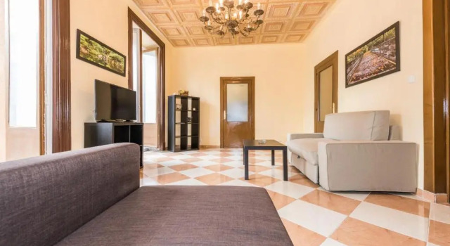 Grand Latina Apartment, Забронировать Апартаменты/квартира Латина Мадрид, рядом с Церковь Сан-Педро-Эль-Вьехо