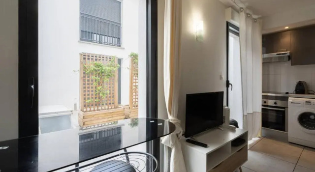 003 - Appartement Moderne et Terrasse - Jeanne d'Arc, Toulouse, Забронировать Апартаменты/квартира Отели Тулузы с парковкой, рядом с Le Pont Neuf, Парковка