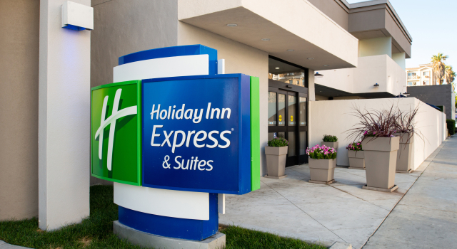 Holiday Inn Express & Suites Los Angeles Downtown West by IHG