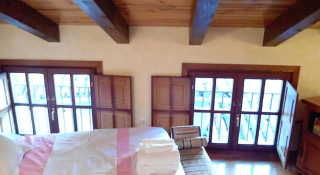 House With 3 Bedrooms in Guisando, Забронировать Отель Гисандо 