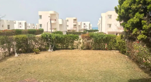 شاليه بحديقة يري البحر , بانوراما بيتش ريزورت , الساحل الشمالي The North Coast , Sea View Garden Chalet, Book Chalet Hoteller i Marsa Matrouh med parkering, Parkering