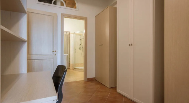 Leone Apartment