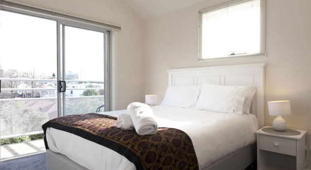 4 at 8 Battery Point Townhouse, Book Hotel Battery Point Tasmania