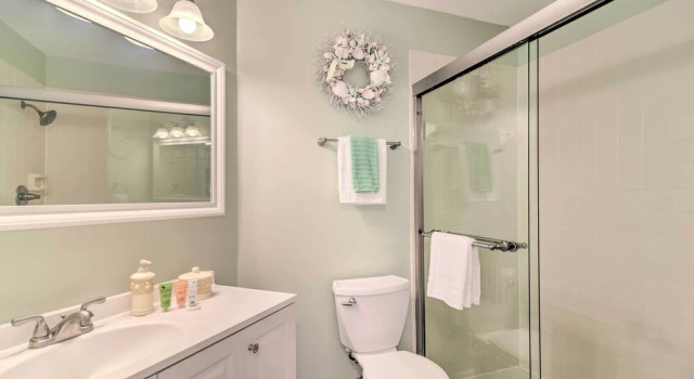 Апартаменты St Pete Condo w/ Patio & Pool ~ 2 Mi to Beach
