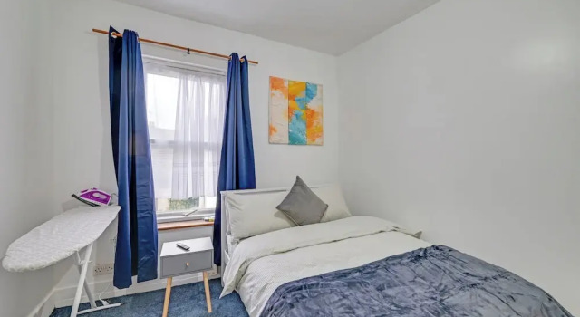 Sleeps 4 - Near Tottenham Stadium w Free Parking, Book Hotel Hoteller i Tottenham med parkering, Parkering