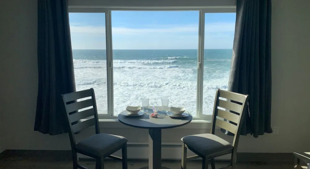 Люкс c 1 комнатой с видом на океан West Beach Suites