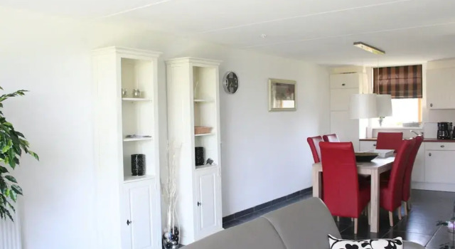 Lovely Holiday Home With Jetty Near Ijsselmeer, Забронировать Отель Отели Норда 3 звезды, 3*