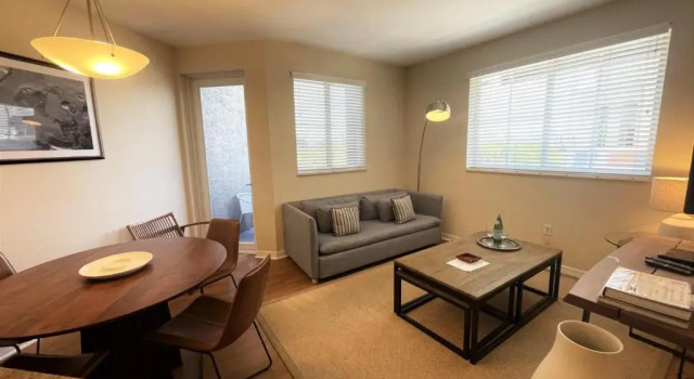 Апартаменты с 2 комнатами Dharma Home Suites South Miami at Red Road Commons