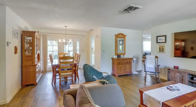 2 Mi to Rainbow River: Home in Dunnellon, Prenota Hotel Dunnellon Florida