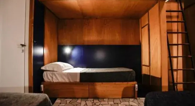 Кровать в общем номере (женский номер) NAP Hostel Spaccanapoli