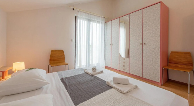 Amazing Apartment in Vrsi With Wifi and 1 Bedrooms, Забронировать Апартаменты/квартира Отели в центре Врси, в центре