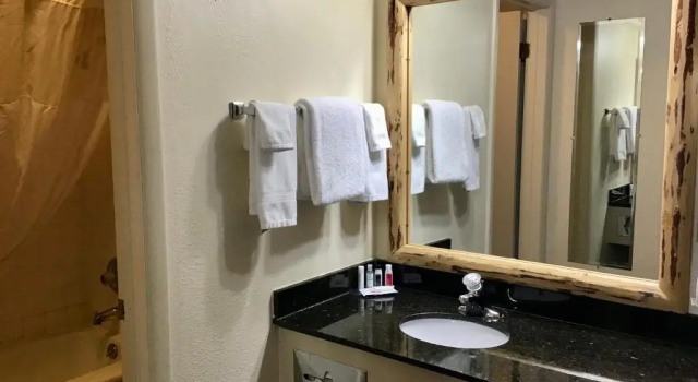 Двухместный люкс c 1 комнатой Studio 6 Suites Butte MT I-90 I-15