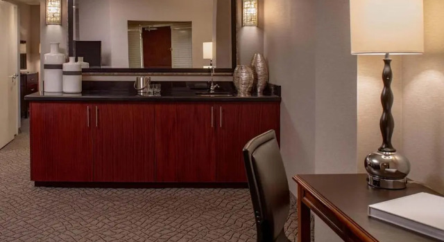 Люкс с 3 комнатами Doubletree Suites by Hilton Salt Lake City