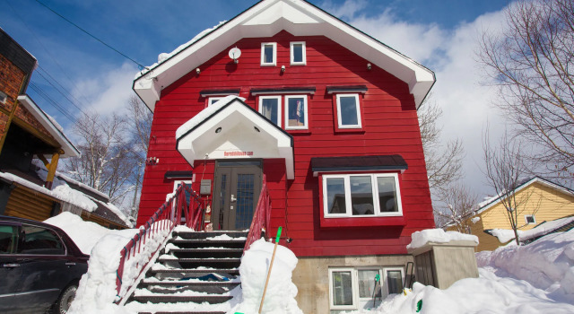 The Red Ski House, Rezervovat Penzión se snídaní Hotely v Niseko s parkováním, Parkování