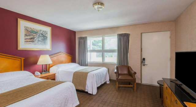 Knights Inn Plainfield, Varaa Hotelli Hotellit New England uima-altaalla, Uima-allas