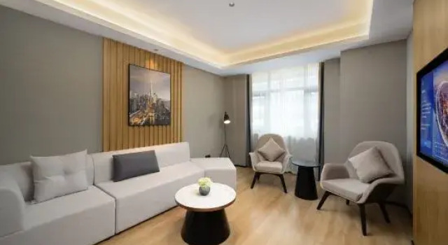 Люкс Deluxe Park Inn by Radisson（Weifang Anqiu Taihuacheng New Bus Station Store）
