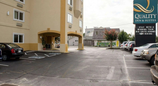 Country Inn & Suites by Radisson Rehoboth Beach - Dewey, Забронировать Отель Рехобот-Бич Delaware Beaches, рядом с Fifer Orchards Local-Fresh Market - Dewey Beach