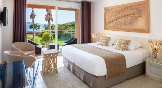 Номер Comfort Hotel Le Ruesco