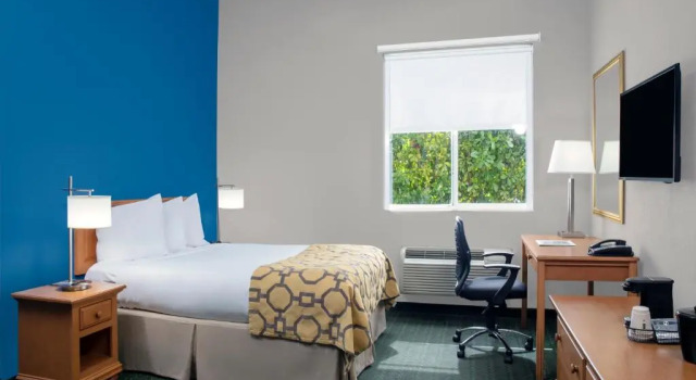 Номер Standard Spark by Hilton Miami Doral