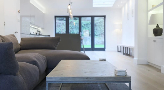 Luxury 2 Bedroom Battersea House With Garden