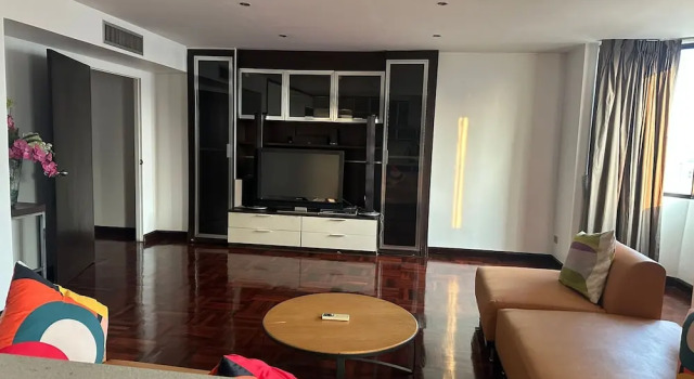 Трёхместный номер Superior Апартаменты Omni Tower Direct Rooms Sukhumvit Soi 4