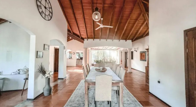 Breezy “Hacienda” w/pool - 4bed in Gated Resort