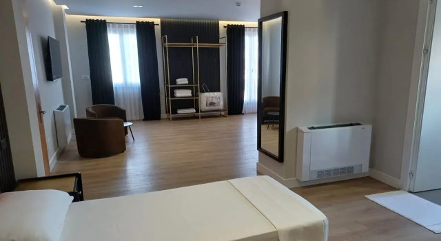 Oxygen Boutique Hotel, Забронировать Бутик-отель Отели области Тираны с парковкой, Парковка