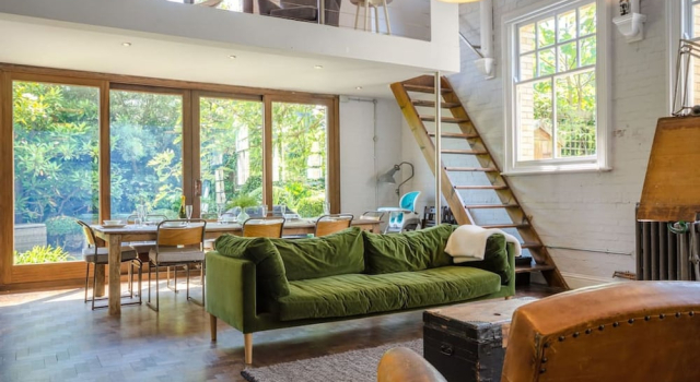 Entire Victorian Schoolhouse With hot tub and Harbour Views
