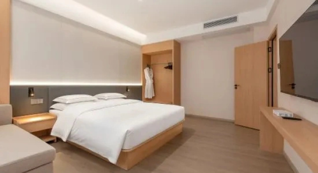 Люкс с красивым видом из окна Shantou Golden Gulf Hotel