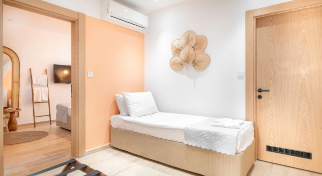 Трёхместный семейный номер Standard MARE MARIN BOUTIQUE HOTEL