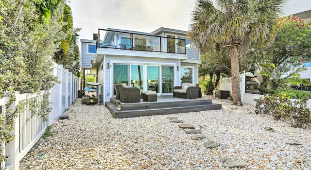 Treasure Island Gem w/ Dock: Walk to Beach